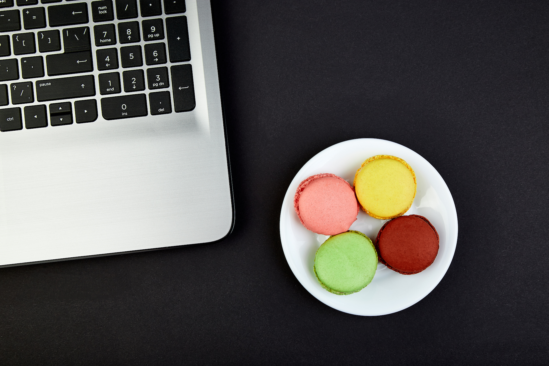 SweDessert Macaron notebook.
